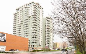 Great Tourist And Business Apartment